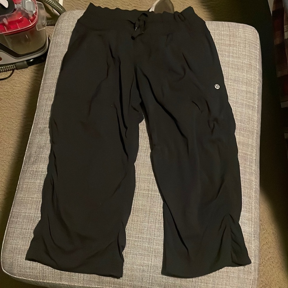Lululemon studio crop